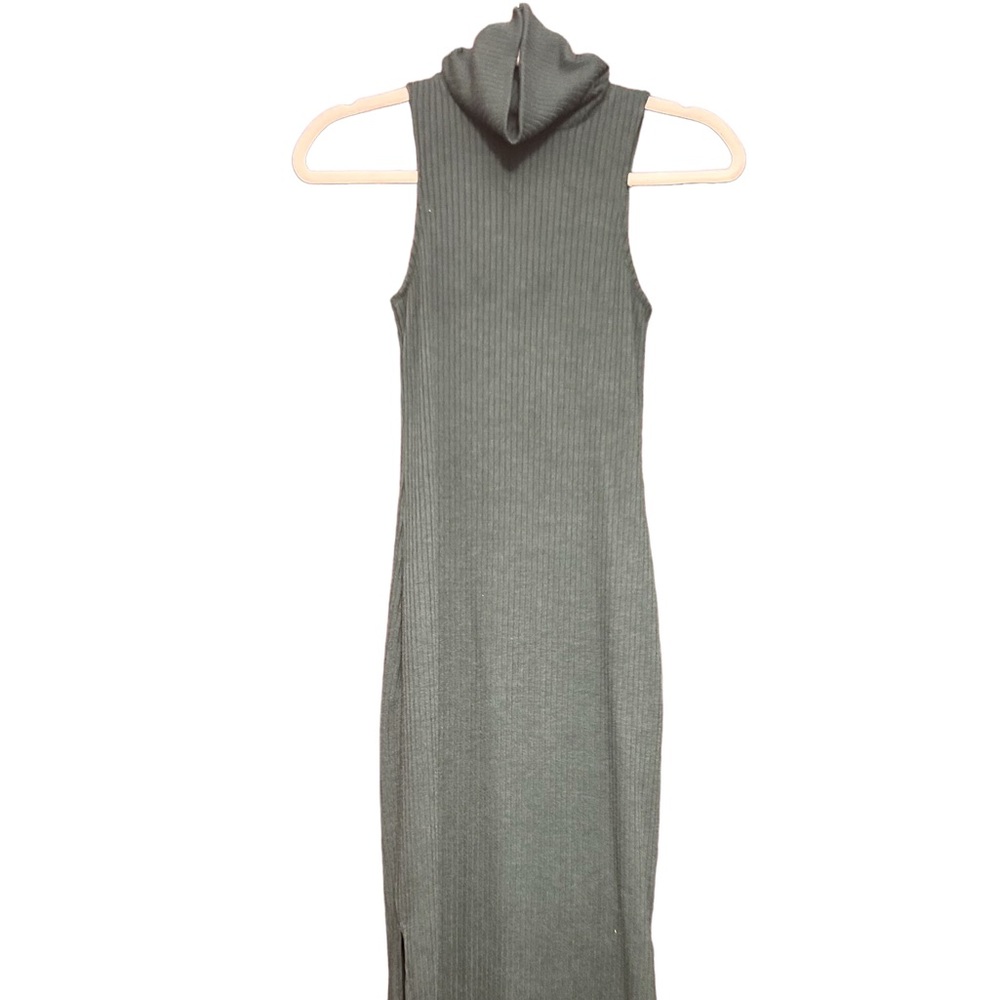 Ribbed Emerald Green Fitted Dress with Slits